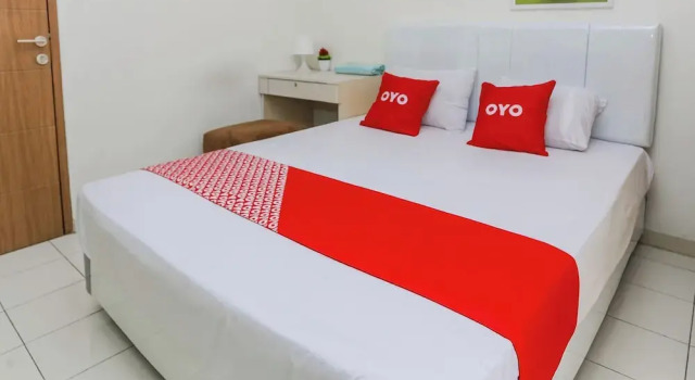 Deluxe Zimmer Capital O 93931 Elzio Property