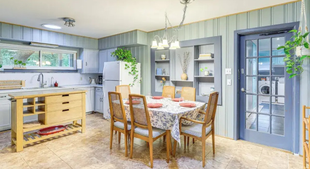 Ranch-style Home w/ Patio & Yard in Dallas Area, Забронировать Дом для отпуска Ирвинг Dallas - Fort Worth Metropolitan Area
