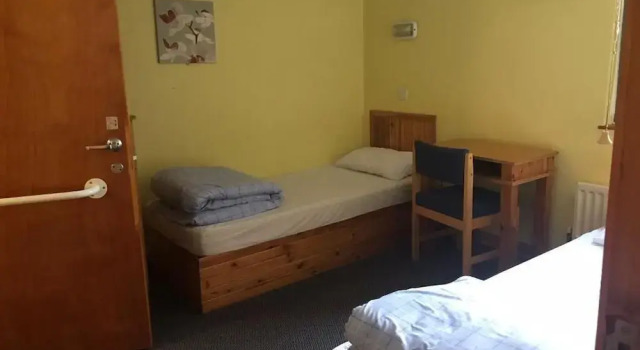 Кровать в общем номере (мужской номер) Bushmills Hostel