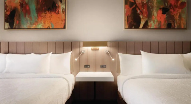 Четырёхместный номер Premium Hilton Garden Phoenix Tempe, University Research Park