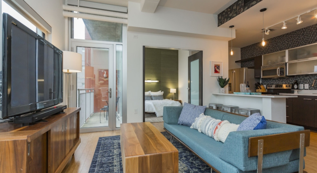 Artsy Extended Retreat Downtown Nashville, Забронировать Апартаменты/квартира Апартаменты Нэшвилл, рядом с Парк Cumberland, Апартаменты/квартира