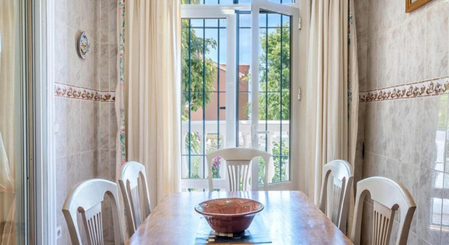 Villa With 4 Bedrooms in Marbella, With Wonderful sea View, Private Pool, Furnished Terrace - 200 m From the Beach, Забронировать Вилла Марбелья Коста-дель-Соль, рядом с Arco de Marbella