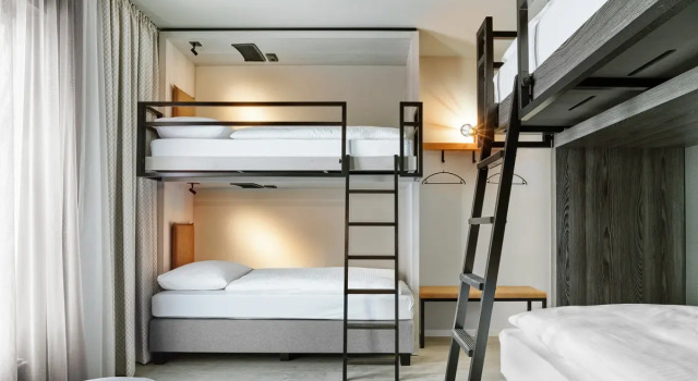 Четырёхместный номер H2 Hotel Saarbrücken, Trademark by Wyndham