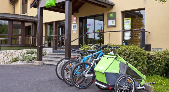 Les Cedres, Book Hotel Hoteller i Sarrebourg med parkering, Parkering