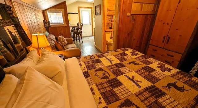 Yellowstone's Treasure Cabins, Book Feriehus Sommerhuse i Montana, Hytte