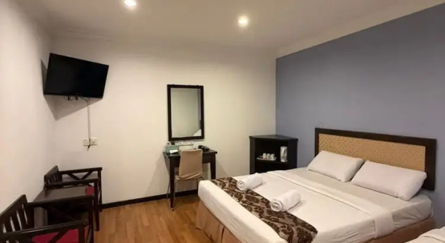 Четырёхместный номер Standard Desa Queenspark Hotel