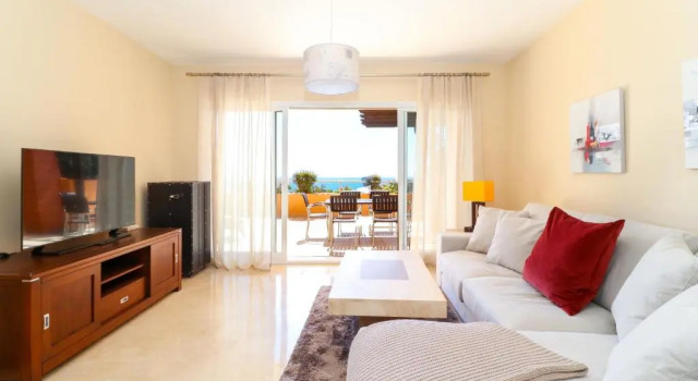 Luxury 2BR Condo B3 by Rafleys, Panoramic Sea Views, 7 mins Walk to the Beach