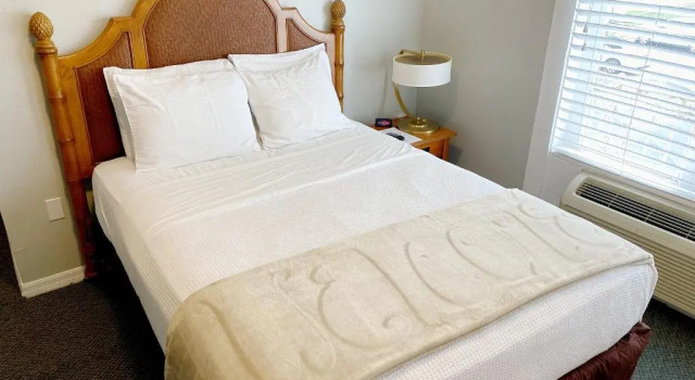 Двухместный номер Standard Crystal Bay Historic Hotel