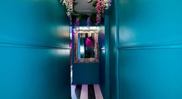 The Ultimate Hen Suite with Bar Area and Cinema Room, Book Hotel Manchester Manchester og omegn