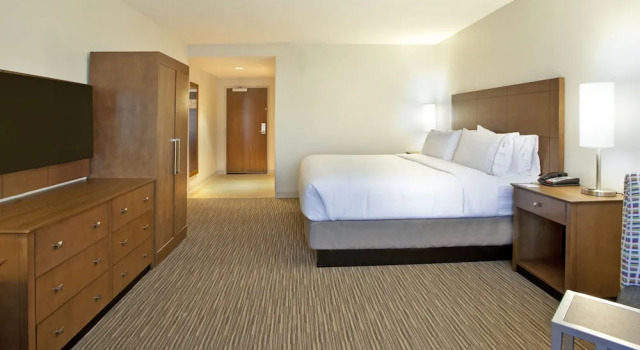 Двухместный номер Standard с видом на бассейн Holiday Inn Express Hotel & Suites Austin Downtown - University by IHG
