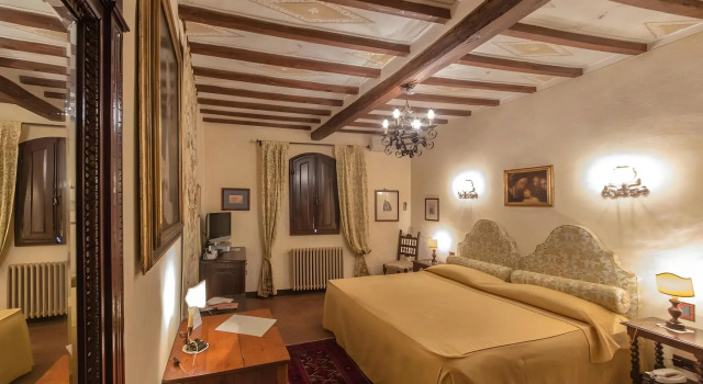 Castelletto di Montebenichi, Buchen Sie Hotel Bucine Valdarno