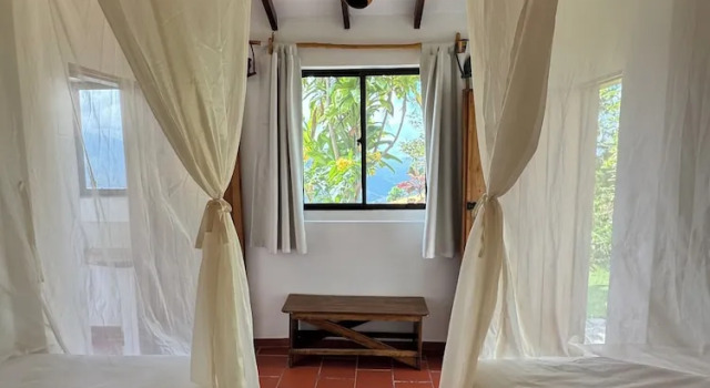 Четырёхместный номер Comfort с красивым видом из окна Mundo Nuevo Eco Lodge