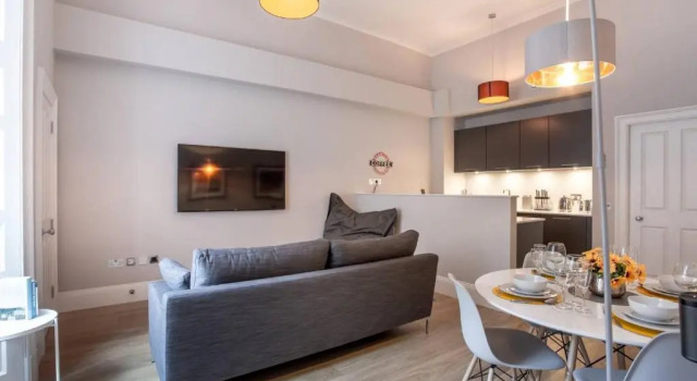 ALTIDO Stylish 1-bed flat in the Heart of New Town, Забронировать Отель Новый город Эдинбург, рядом с Национальный музей Шотландии
