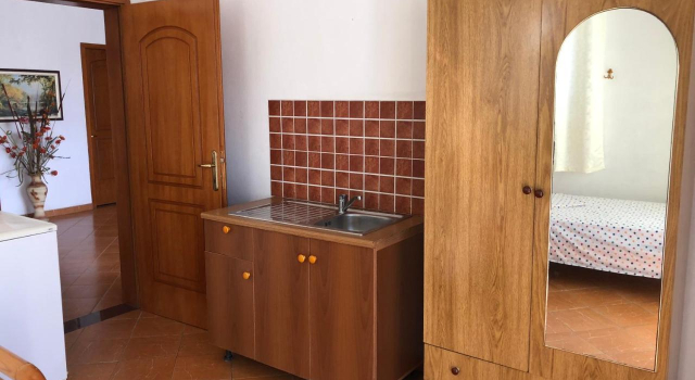 Guest House "Pisha", Rezerwuj Pensjonat Hotele w Durres County z parkingiem, Parking