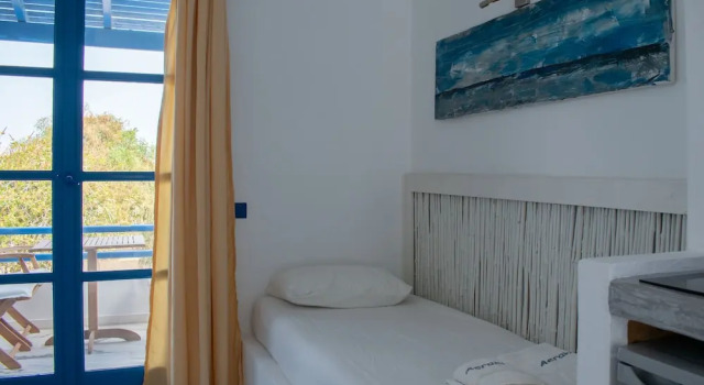 Aeraki Studios & Apartments