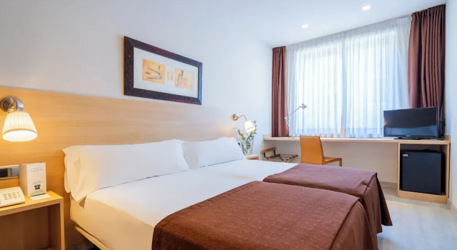 Четырёхместный номер Superior Hotel Glòries