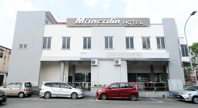 Кровать в общем номере Super OYO 43935 Mancalin Hotel