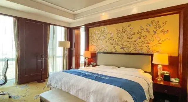 Люкс Deluxe Howard Johnson Minmetals Plaza Yingkou