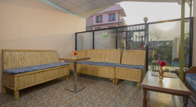 OYO 271 Hotel Golden Three