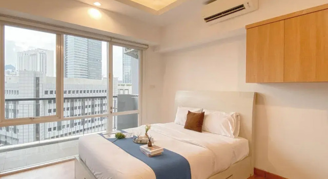Апартаменты Standard Warm Neutral Look Studio Apartment Ambassade Kuningan