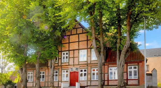 Gutshaus No2, Забронировать Отель Отели и гостиницы Хайлигенхафен, Отель