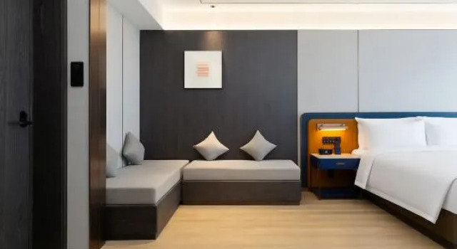 Люкс Executive Mehood Hotel (Sanya Xinhong Port Yalong Bay))