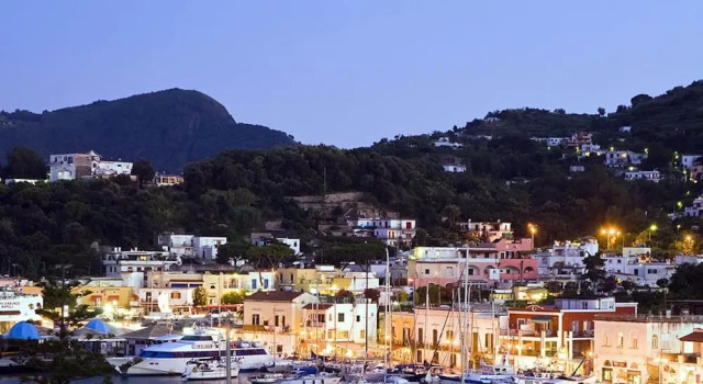 Yacht Suite Ischia Porto, Забронировать Дом для отпуска Виллы острова Искья, Вилла