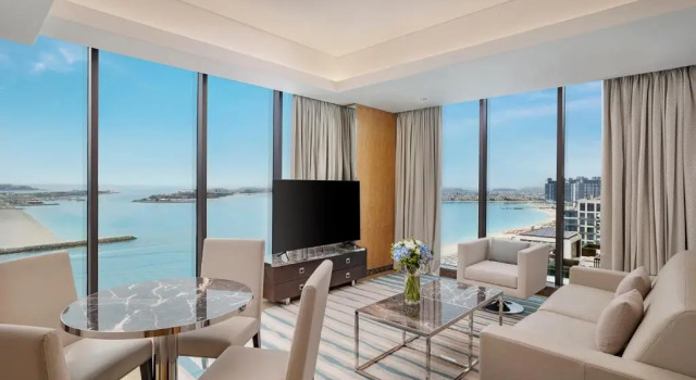 Двухместный люкс c 1 комнатой с балконом и с видом на море Hilton Dubai Palm Jumeirah