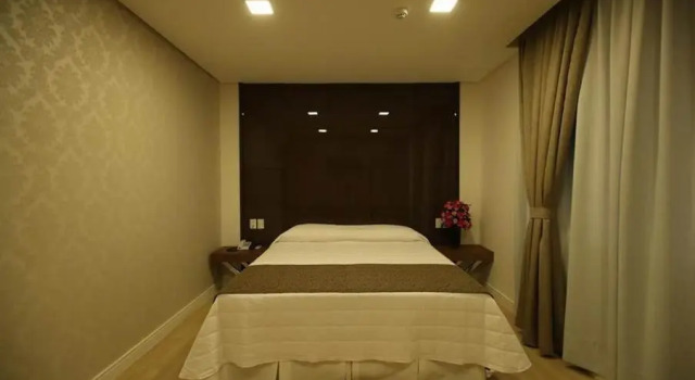 Двухместный люкс Deluxe Holiday & Business Hotel - Em frente ao Centro de Eventos e Arena Conda