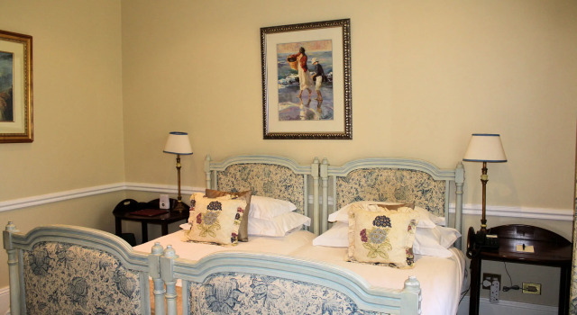 Hacklewood Hill Country House