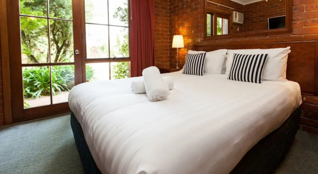 Armour Motor Inn, Book Hotel Beechworth Victorian High Country