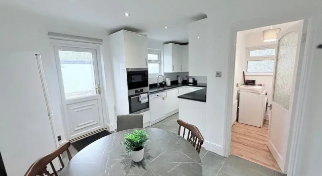 Коттедж Fountain House-sleeps 5-central Dagenham-parking