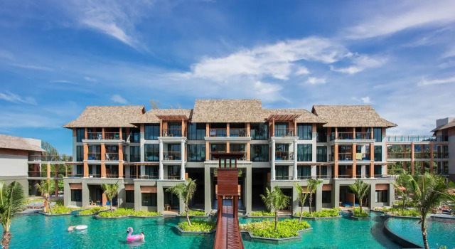 Mai Khao Lak Beach Resort & Spa (TUI BLUE Mai Khaolak), Забронировать Курортный отель Отели Южного Таиланда с парковкой, Парковка
