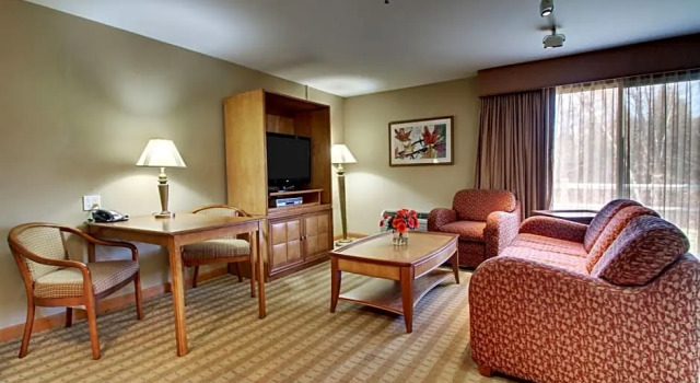 Двухместный полулюкс Best Western at Historic Concord