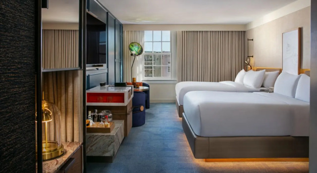 Четырёхместный номер Standard Hotel de la Poste - French Quarter, A Renaissance Hotel
