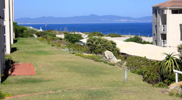 142 hermanus beach club, Забронировать Отель Херманус Walker Bay Nature Reserve, рядом с Mediclinic Hermanus