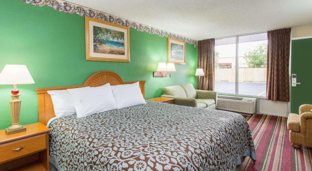 Двухместный номер Standard Days Inn by Wyndham Fort Myers