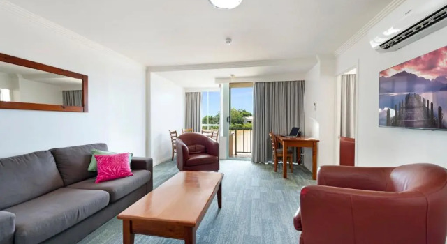 Семейные апартаменты с 2 комнатами Burnett Riverside Hotel
