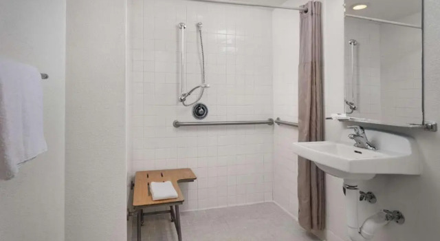 Четырёхместный номер Standard Hampton Inn San Simeon Cambria