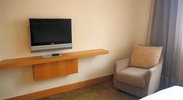 Четырёхместный номер Standard Golden China Hotel