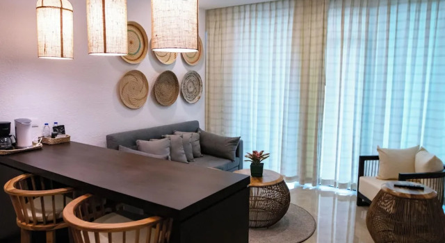 Полулюкс Eurobuilding Hotel & Suites Lecheria