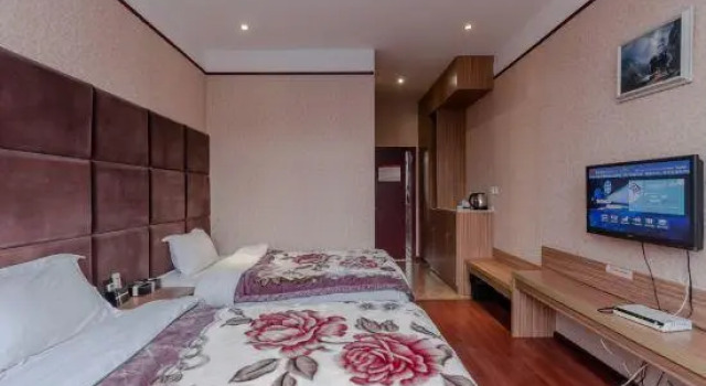 Shuanglongjing Hotel, Buchen Sie Hotel Hechuan Chongqing