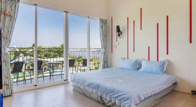 Четырёхместный номер Standard с балконом и с видом на море Happiness Ocean View B&B