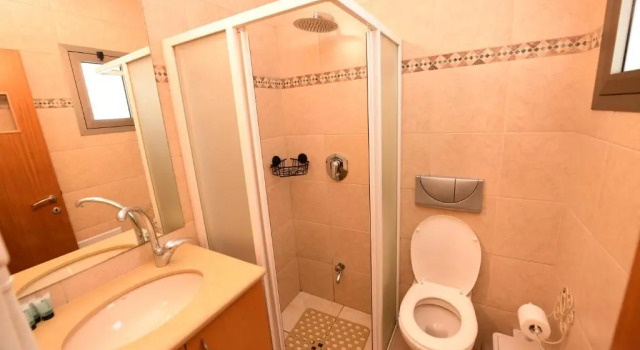 Коттедж с 2 комнатами shohamseaview