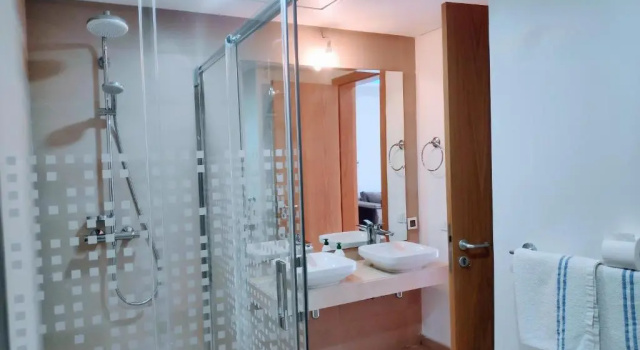 Апартаменты La Marina Luxury Apartment Fully Furnished Free WiFi, High Standard Residence, Swimming Pool View, Amazing Prime Location Close to Restaurants, Transport, Beach