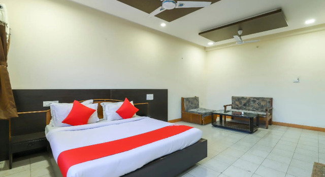 Люкс Standard Palette by CheckIn Bhimpore Daman Formerly Hotel Hilltop