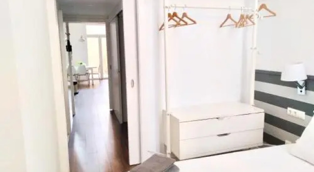 Stylish Modern Gracia Apartment 2A, Забронировать Апартаменты/квартира Грасиа Барселона, рядом с Jove Regina Theatre