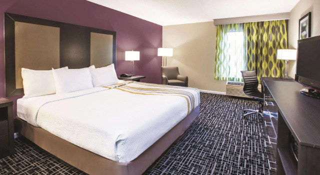 Двухместный номер Deluxe Spark by Hilton Waldorf