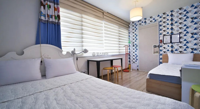 Трёхместный номер Standard c 1 комнатой с видом на сад Hongdae Style Guesthouse