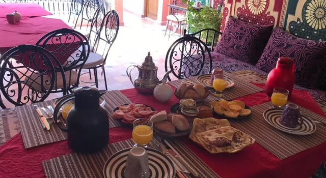 Кровать в общем номере (женский номер) Hostel Amour dauberge